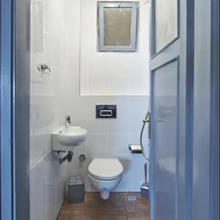 Apartment Renovated 5br With Sea View