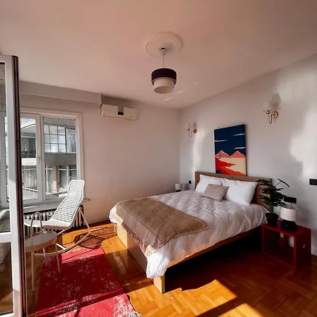 Apartment Renovated 5br With Sea View *