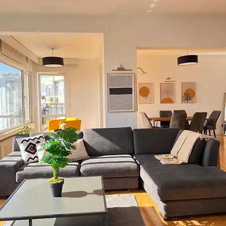 Renovated 5br With Sea View *