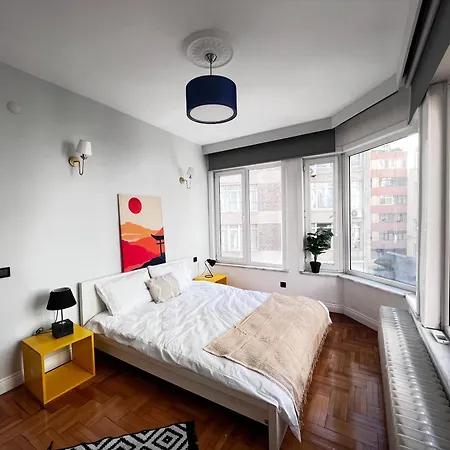 Apartment Renovated 5br With Sea View