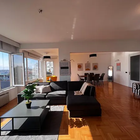 Apartment Renovated 5br With Sea View *