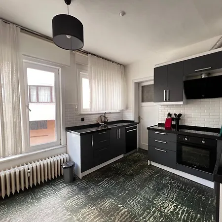 Renovated 5br With Sea View Apartment