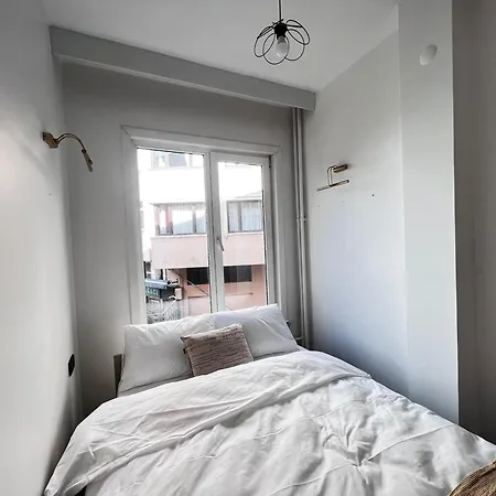 Renovated 5br With Sea View Apartment