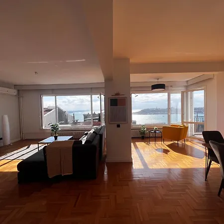 Renovated 5br With Sea View