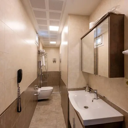 Comfort Hotel 2*