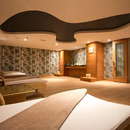 Hotel Miracle Asia Airport & Spa 5*