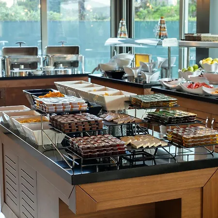 Hotel Miracle Asia Airport & Spa 5*