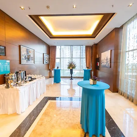 Hotel Miracle Asia Airport & Spa