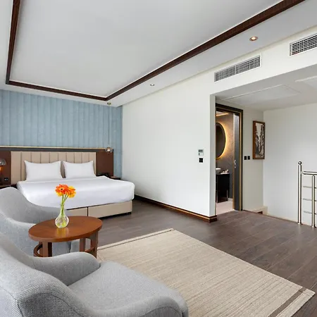 Miracle Asia Airport & Spa Hotel 5*