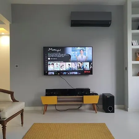 Besiktas House Near The Coast Апартаменты