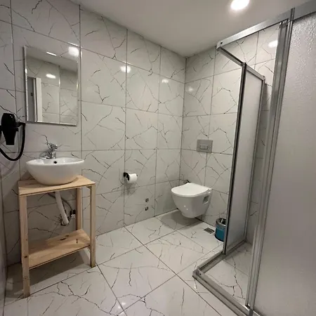 Hotel Skylon Airport 3*
