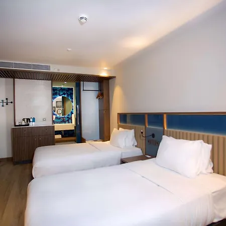 Hampton By Hilton Old Hotel 3*