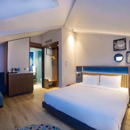 Hampton By Hilton Old 酒店 3*