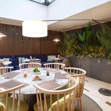 酒店 Hampton By Hilton Old 3*