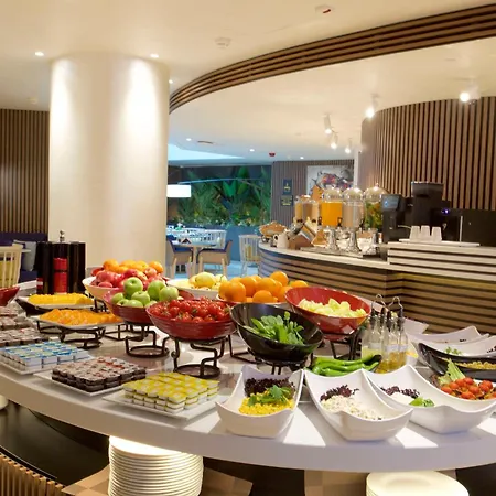 Hampton By Hilton Old 酒店 3*