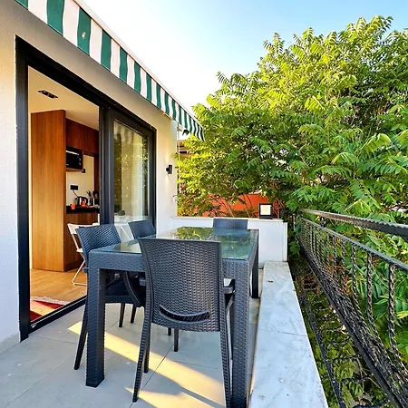 Sultan Pier Hotel *