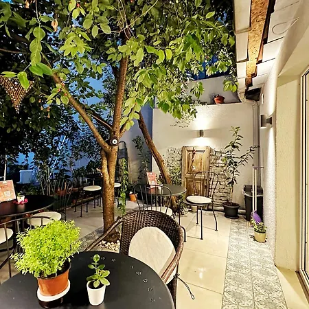 Sultan Pier Hotel *