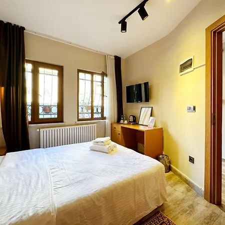 Sultan Pier Hotel