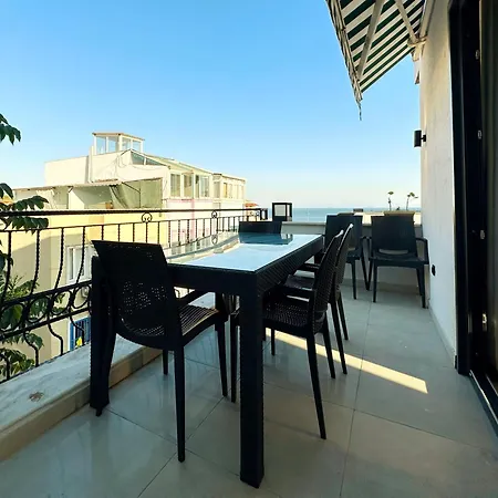 Sultan Pier Hotel *
