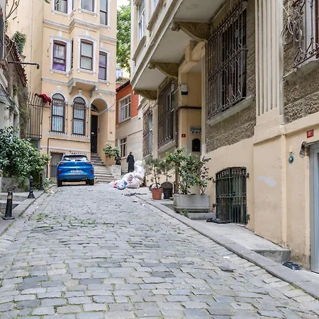 Galata Loft In Heritage Sea View Building *