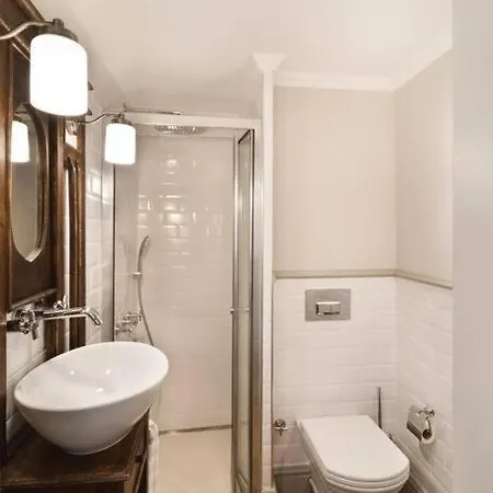 Luxury Next To Citys Nisantasi Mall Apartment