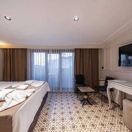 Hotel Pera Luna Premium *