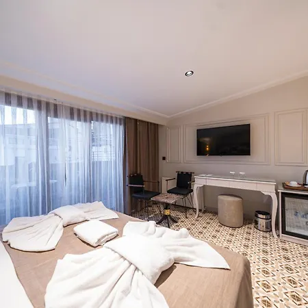 Hotel Pera Luna Premium *