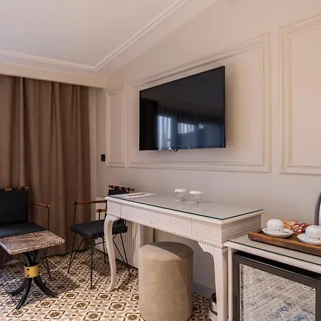 Hotel Pera Luna Premium