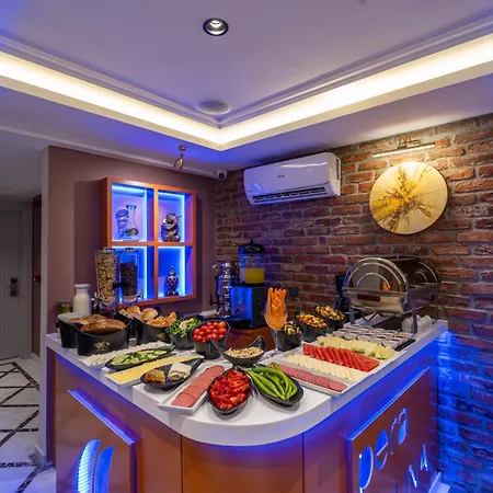 Pera Luna Premium Hotel