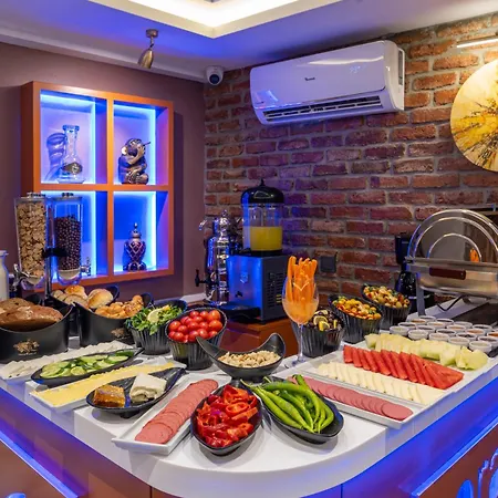 Hotel Pera Luna Premium *