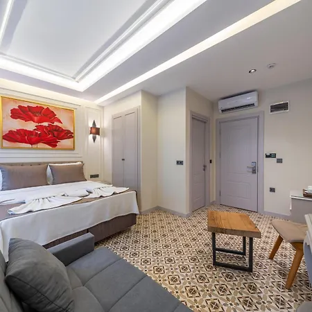 Pera Luna Premium Hotel