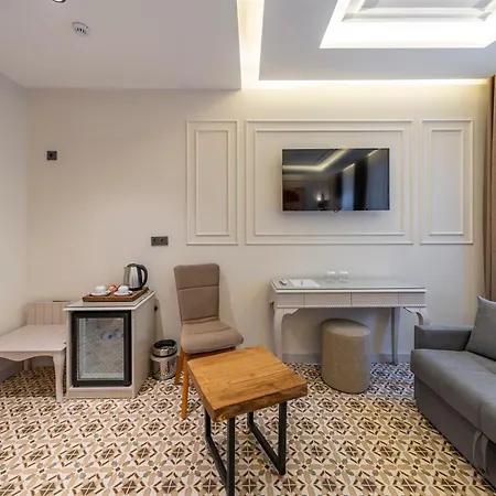 Pera Luna Premium Hotel *