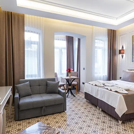 Hotel Pera Luna Premium