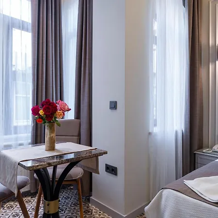 Pera Luna Premium Hotel