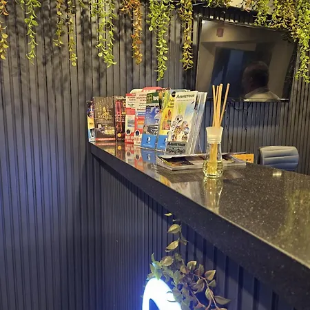 Check In Hotel