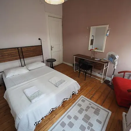 Jumba Hostel *