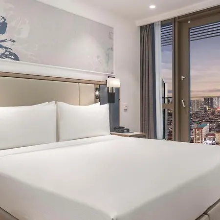 Hilton Mall Of Hotel 5*