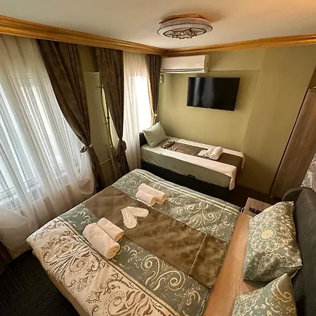 Royal Old City 3*