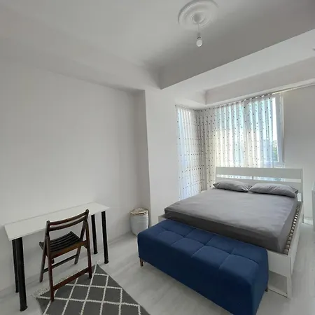 Metro & Shopping Malls Apartment Istanbul