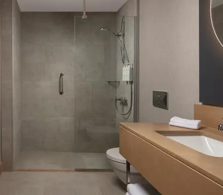 Delta By Marriott West Hotel 5*