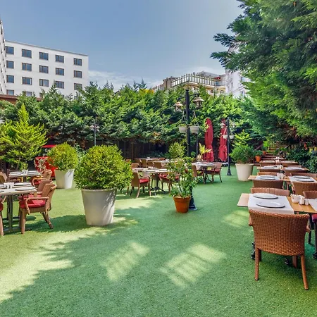 Hotel Vicenza Old City 4*