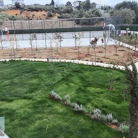 Cukurova Balkon Buyuk 1+1 * Istanbul