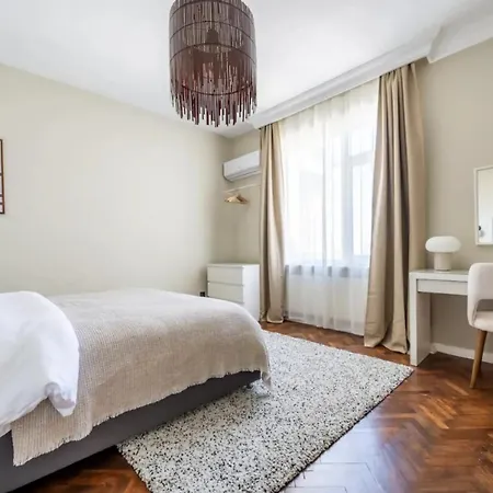 Apartment Beyond The Bosphorus *