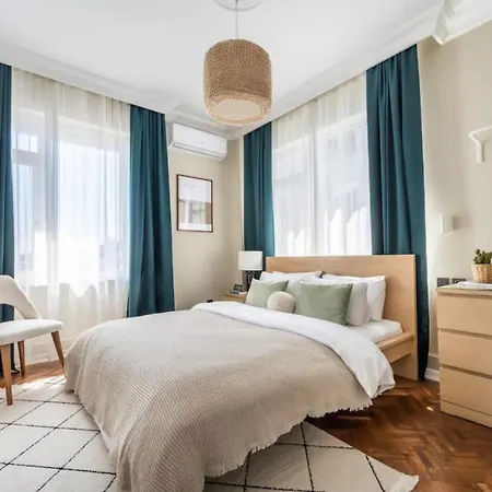 Apartment Beyond The Bosphorus