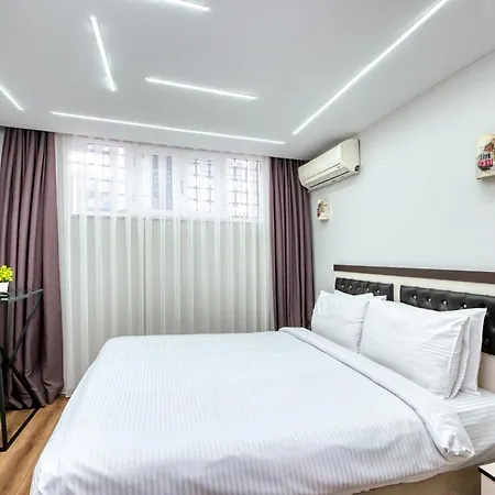 Aparthotel Bright