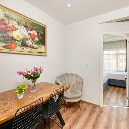 Bright Aparthotel