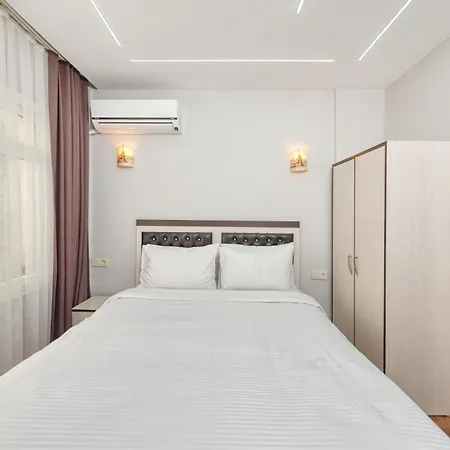 Aparthotel Bright
