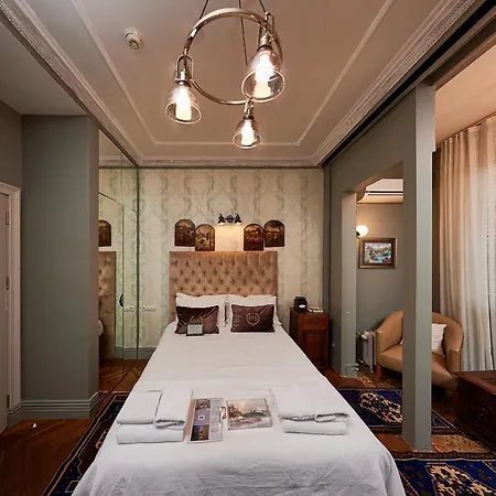 Faik Pasha Special Category Beyoglu Hotel 4*