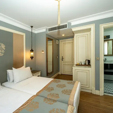 Otel Raymond Blue