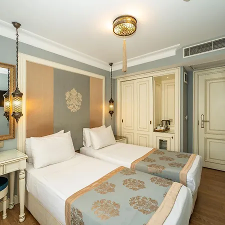 Raymond Blue Otel